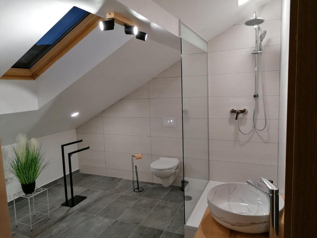Apartman Megi & Studio Apartman Tomi - Self Check In Krapina Ngoại thất bức ảnh