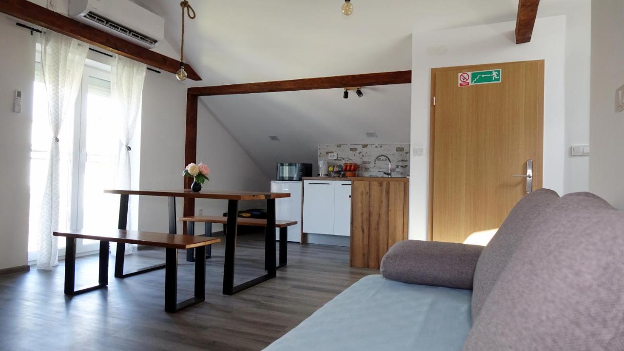 Apartman Megi & Studio Apartman Tomi - Self Check In Krapina Ngoại thất bức ảnh